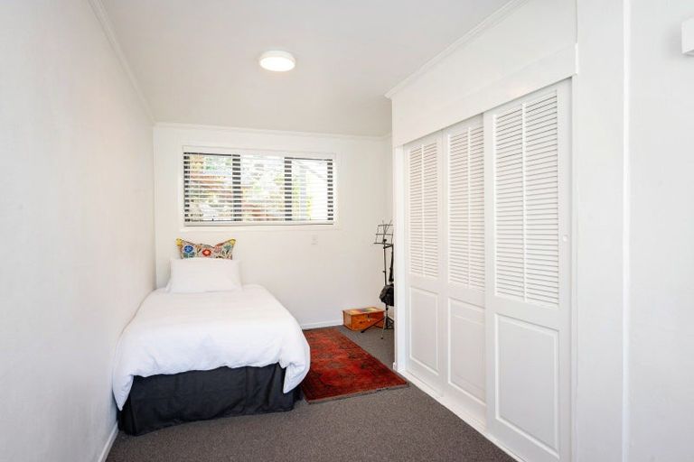 Photo of property in 6 Cameron Road, Bluff Hill, Napier, 4110