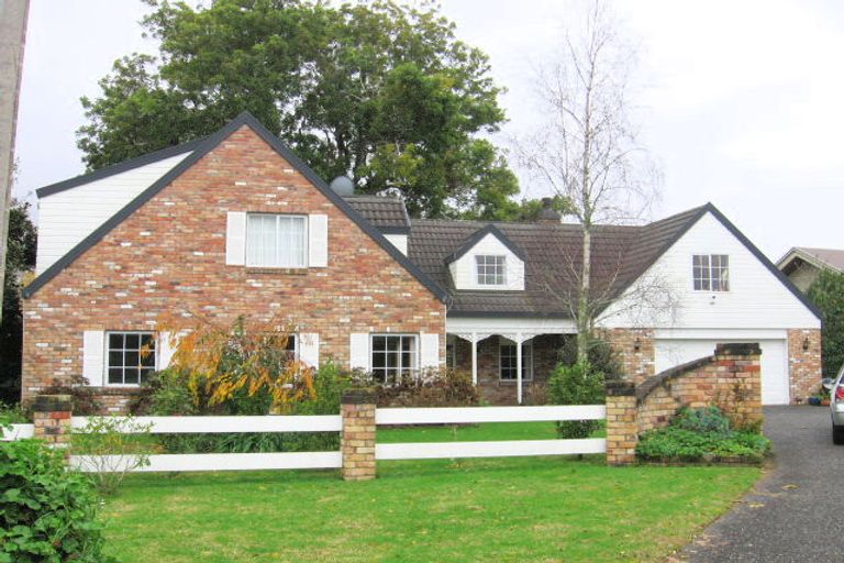 Photo of property in 12 Birchwood Grove, Greenhithe, Auckland, 0632