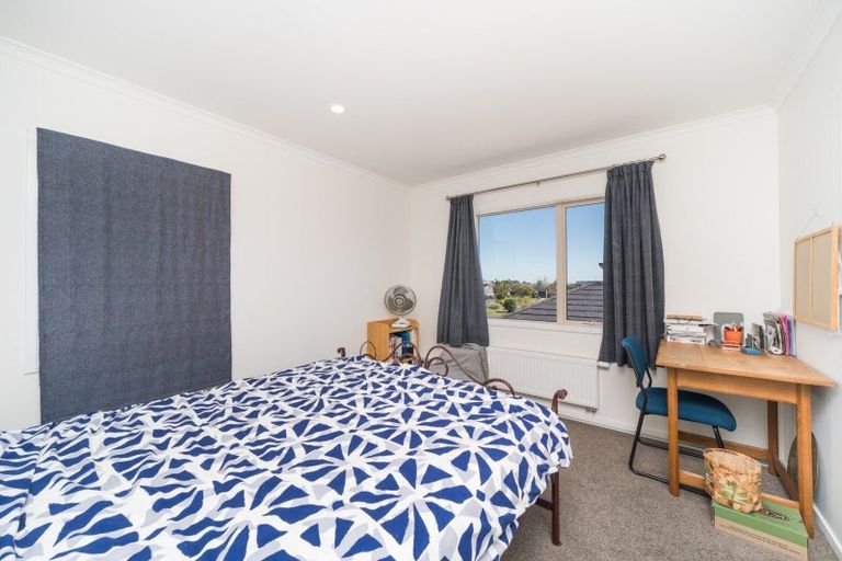 Photo of property in 6 Silkwood Place, Fitzherbert, Palmerston North, 4410