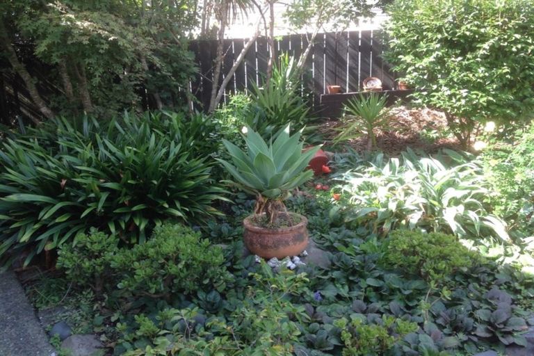 Photo of property in 23 Tamariki Avenue, Kelston, Auckland, 0602