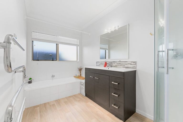 Photo of property in 33 Cate Road, Rototuna North, Hamilton, 3210