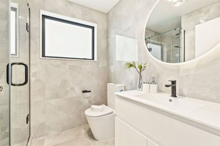 Photo of property in 19 Konoba Avenue, Kumeu, 0810