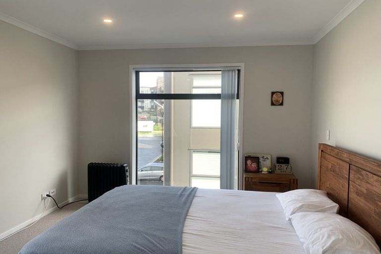 Photo of property in 5/4 Matimati Place, Hobsonville, Auckland, 0616