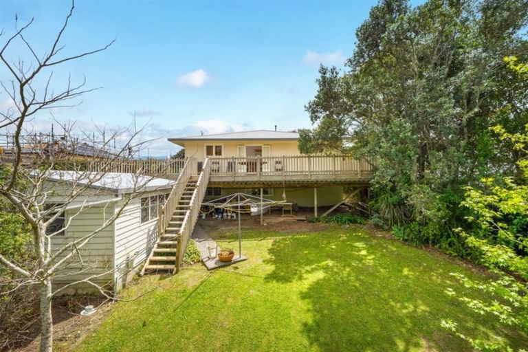 Photo of property in 3 East Avenue, Manly, Whangaparaoa, 0930