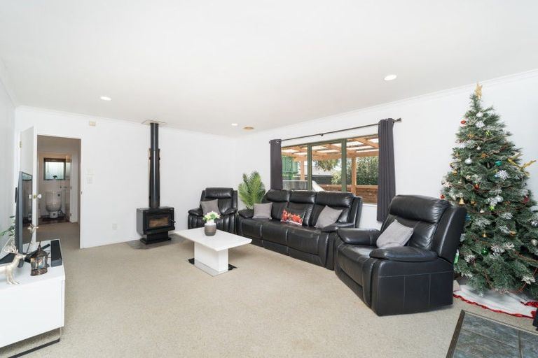 Photo of property in 20 Parnell Heights Drive, Kelvin Grove, Palmerston North, 4414