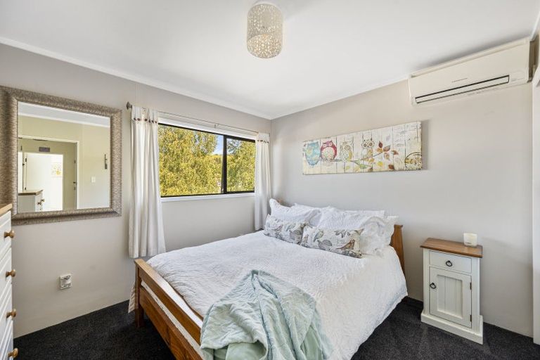 Photo of property in 37 Kent Terrace, Taradale, Napier, 4112