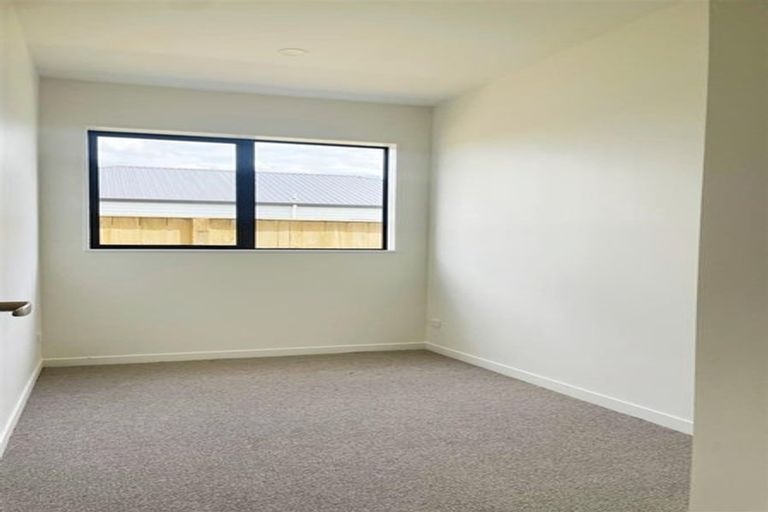 Photo of property in 6 Ihi Place, Karaka, 2578