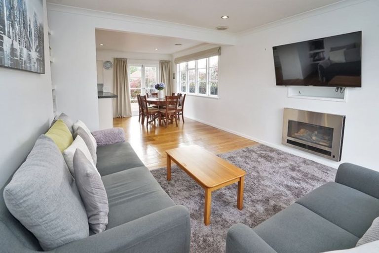 Photo of property in 9 Armitage Place, Fairfield, Hamilton, 3214