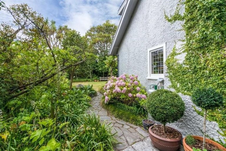 Photo of property in 166 Fendalton Road, Fendalton, Christchurch, 8052