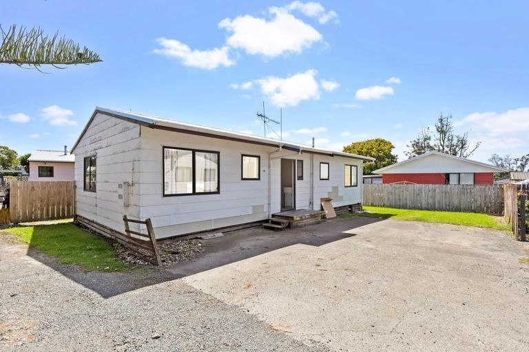 Photo of property in 1/44 Shifnal Drive, Randwick Park, Auckland, 2105