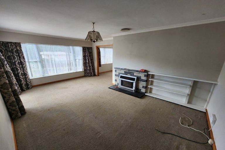 Photo of property in 31 Victory Crescent, Tawa, Wellington, 5028