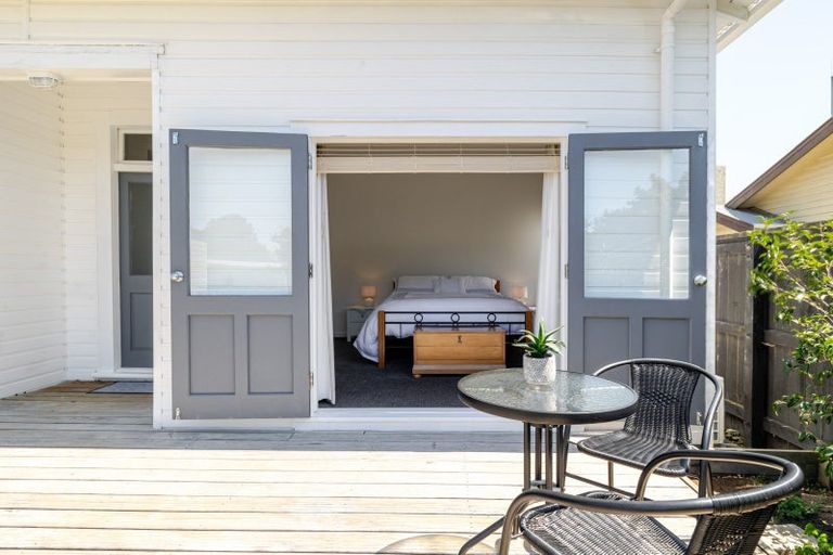 Photo of property in 43 Wood Street, Takaro, Palmerston North, 4410