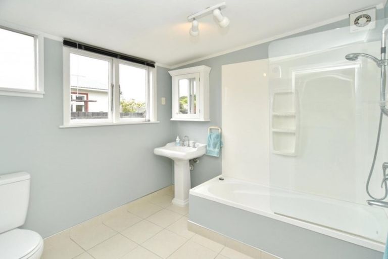 Photo of property in 130 Matsons Avenue, Papanui, Christchurch, 8053