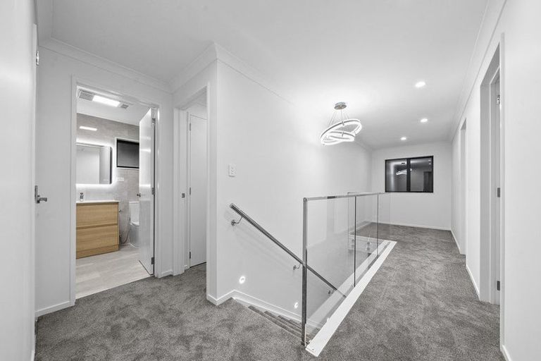 Photo of property in 29c Hywell Place, Manurewa, Auckland, 2102