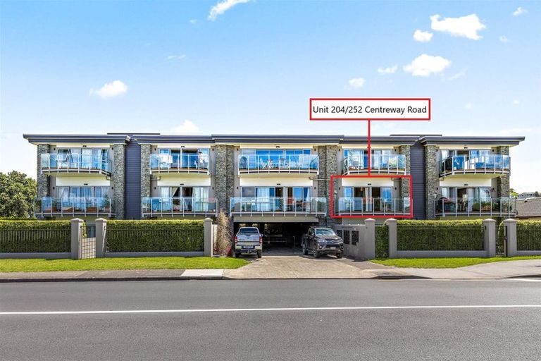Photo of property in 204/252 Centreway Road, Orewa, 0931
