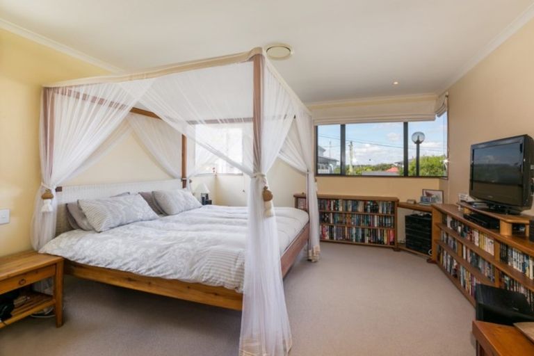 Photo of property in 15 Charles Street, Westshore, Napier, 4110