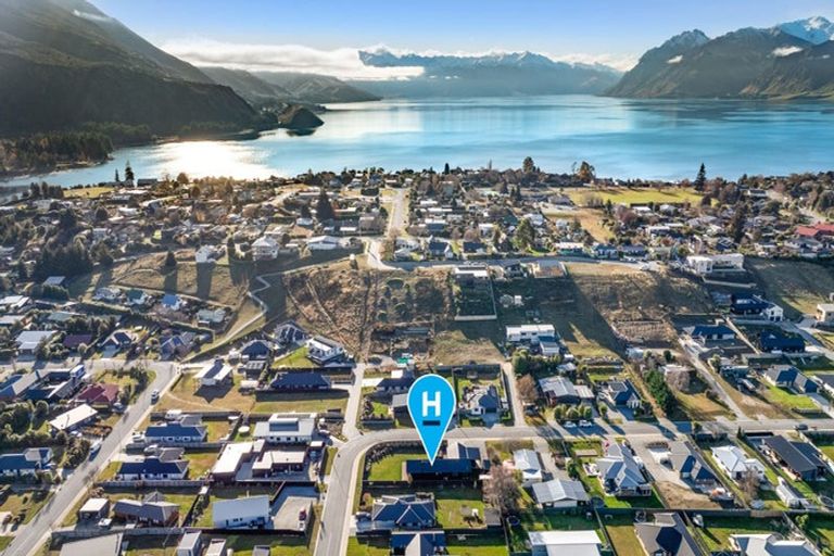 Photo of property in 6 Woodpecker Street, Lake Hawea, Wanaka, 9382