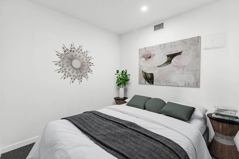 Photo of property in Alpha Apartments, 202/4 Elizabeth Street, Mount Victoria, Wellington, 6011