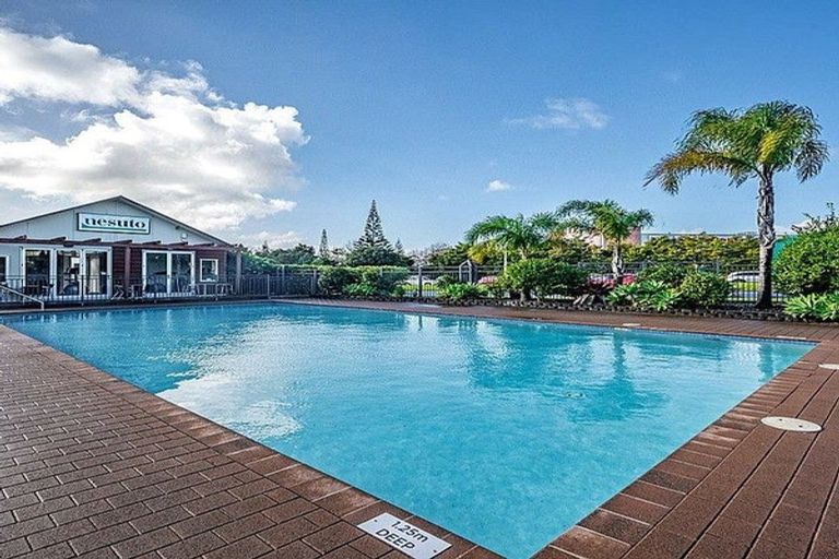 Photo of property in 5 Opito Way, East Tamaki, Auckland, 2013