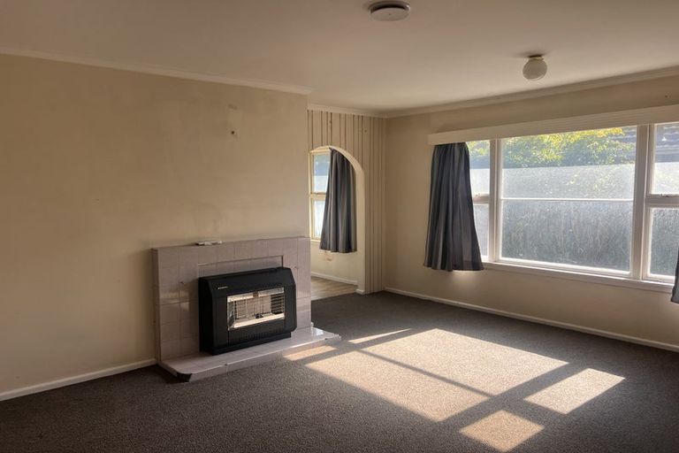 Photo of property in 17 Sandown Crescent, Aranui, Christchurch, 8061