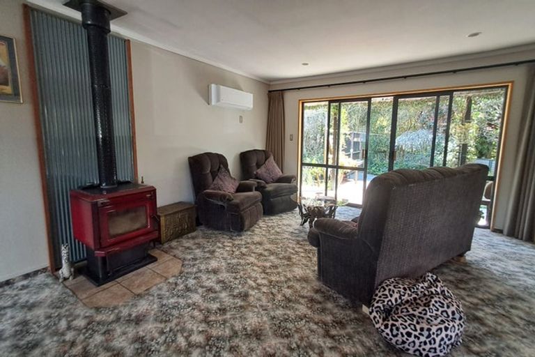 Photo of property in 19 Kew Road, Westport, 7825