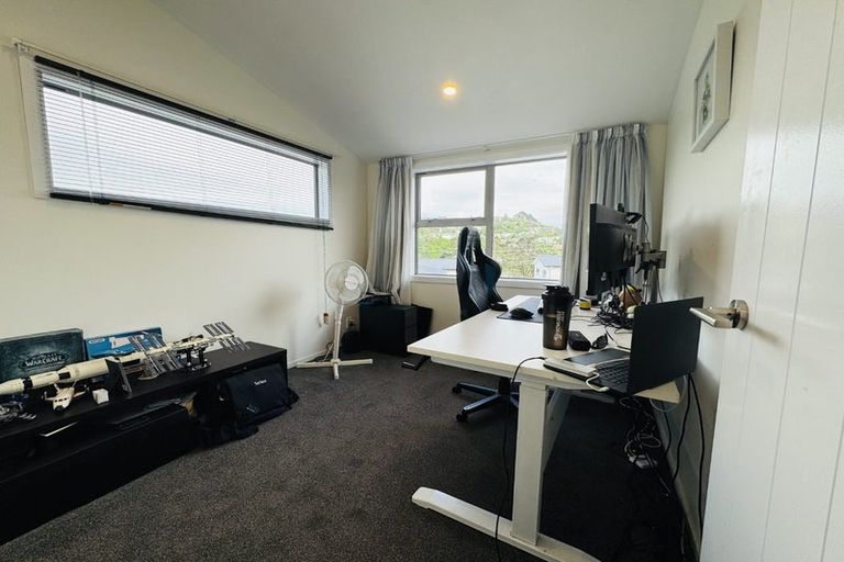 Photo of property in 5/20 Glanmire Road, Newlands, Wellington, 6037