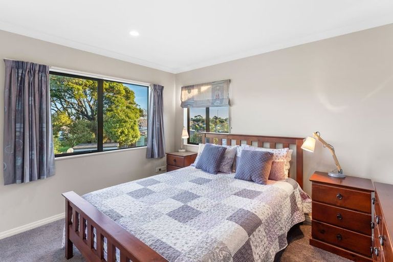 Photo of property in 14 Nugget Grove, Raumati Beach, Paraparaumu, 5032