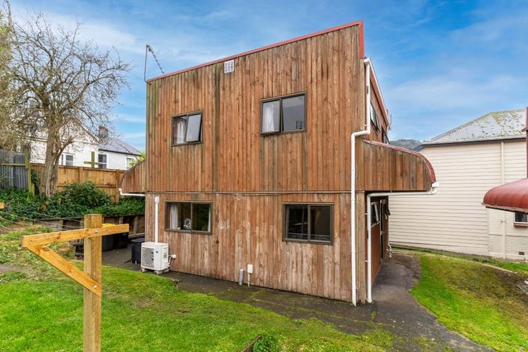 Photo of property in 1/114 Harbour Terrace, North Dunedin, Dunedin, 9016