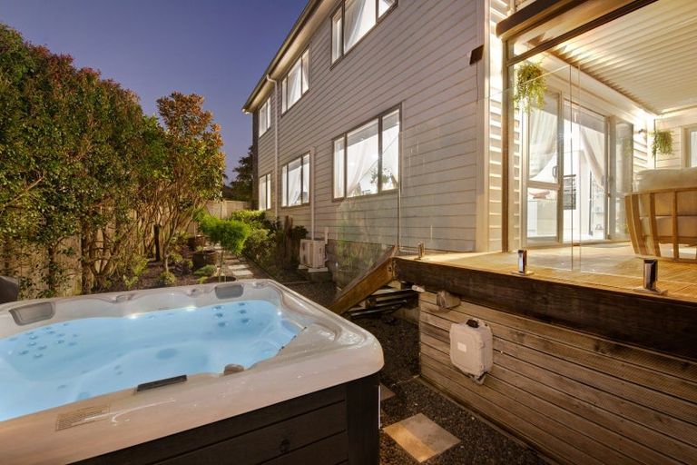 Photo of property in 12 Vera Court, Silverdale, 0932