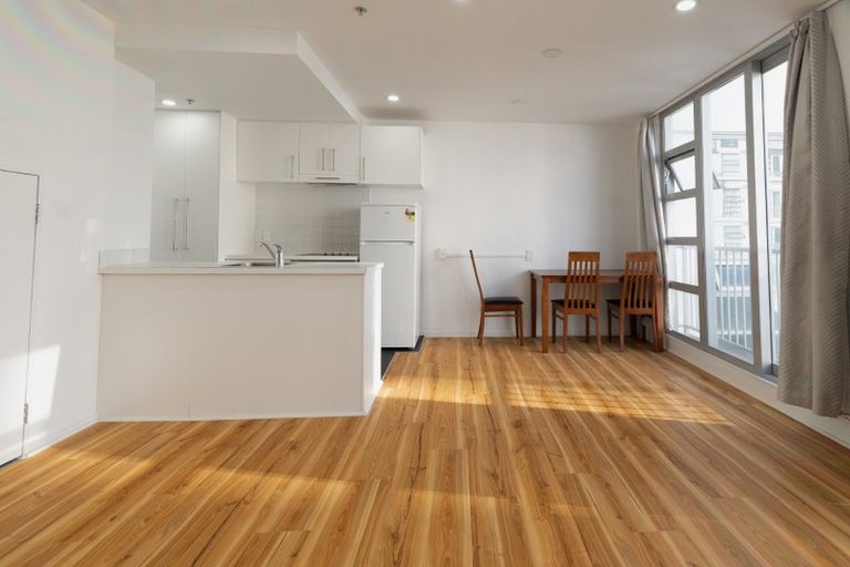 Photo of property in Q-central 44-58 Apartments, 6d/56 Liverpool Street, Auckland Central, Auckland, 1010