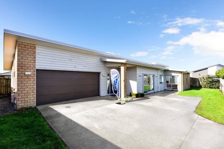 Photo of property in 29 Chadwick Place, Rototuna North, Hamilton, 3210