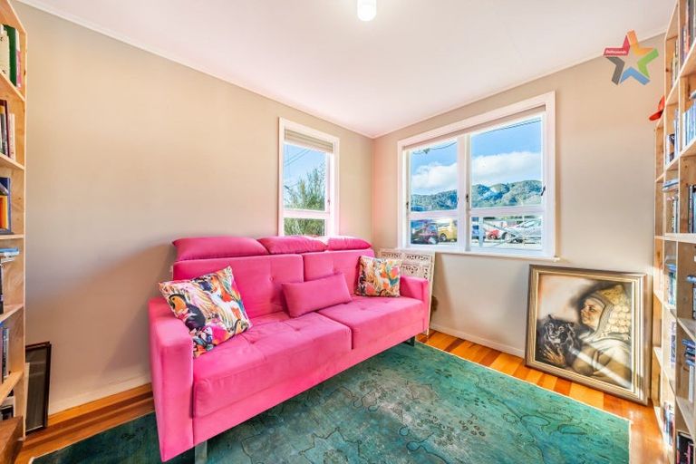 Photo of property in 11 Amundsen Grove, Stokes Valley, Lower Hutt, 5019