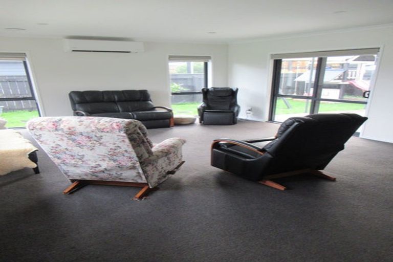 Photo of property in 109 Riverstone Drive, Riverstone Terraces, Upper Hutt, 5018