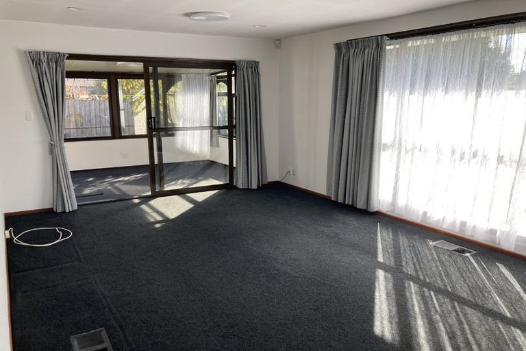 Photo of property in 15 Resolution Place, Bryndwr, Christchurch, 8053