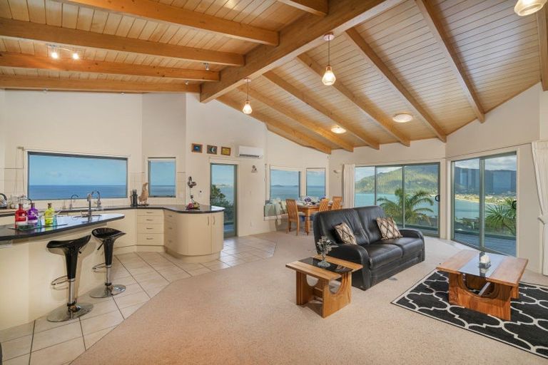 Photo of property in 2 Tirinui Crescent, Tairua, 3508