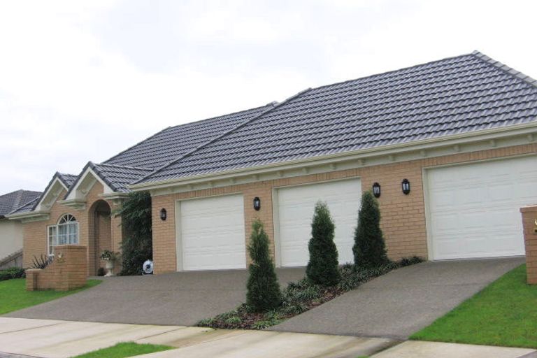 Photo of property in 1 Dromora Close, Dannemora, Auckland, 2016