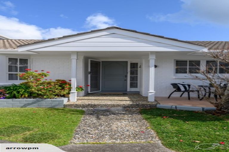 Photo of property in 2/8 Pierce Road, Milford, Auckland, 0620