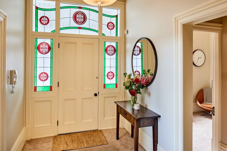 Photo of property in 29 The Crescent, Roseneath, Wellington, 6011