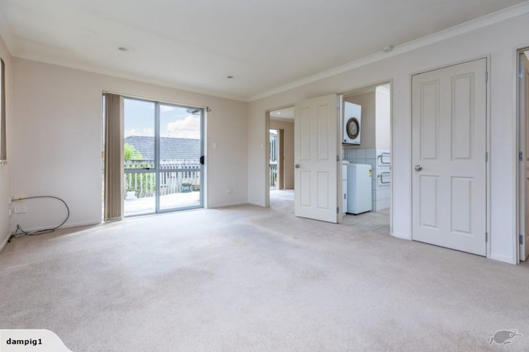 Photo of property in 25 Condor Place, Unsworth Heights, Auckland, 0632