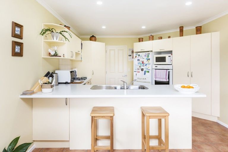 Photo of property in 3 Ormrod Grove, Riverstone Terraces, Upper Hutt, 5018