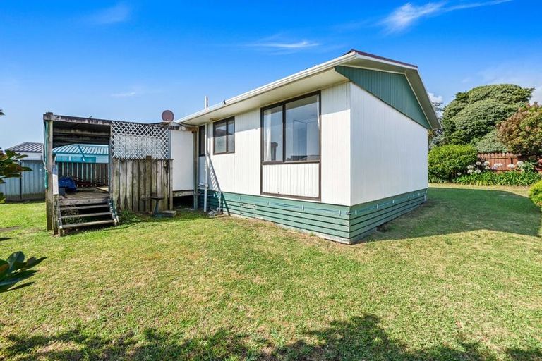 Photo of property in 121 Shifnal Drive, Randwick Park, Auckland, 2105
