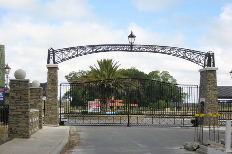 Photo of property in 21 Oakgrove Drive, Rangiora, 7400