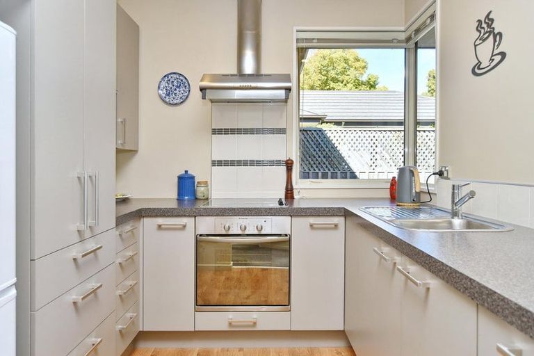 Photo of property in 2/93 Opawa Road, Opawa, Christchurch, 8023