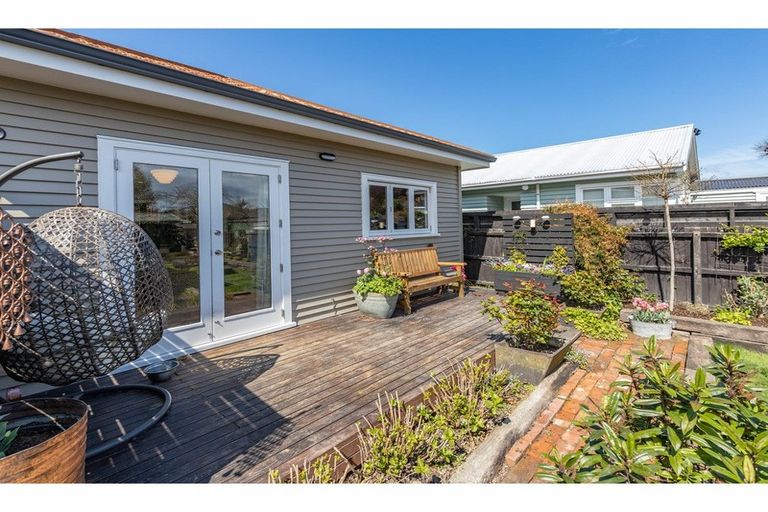 Photo of property in 105 Osborne Street, Waltham, Christchurch, 8011