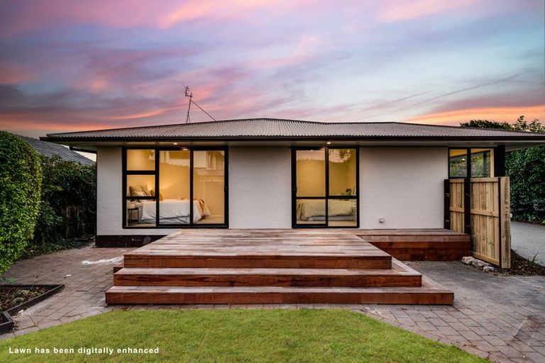 Photo of property in 16 Chepstow Avenue, Fendalton, Christchurch, 8052