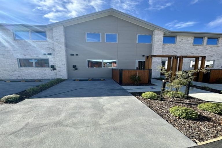 Photo of property in 2/5 Matata Place, Dallington, Christchurch, 8061