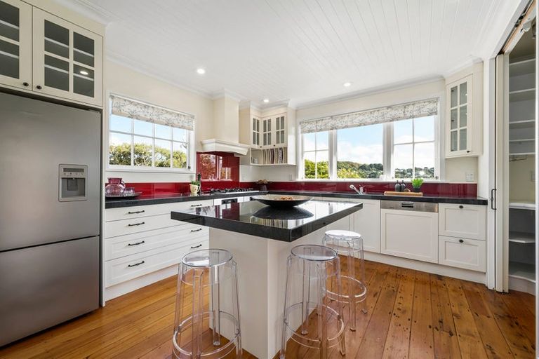 Photo of property in 43 Simla Crescent, Khandallah, Wellington, 6035