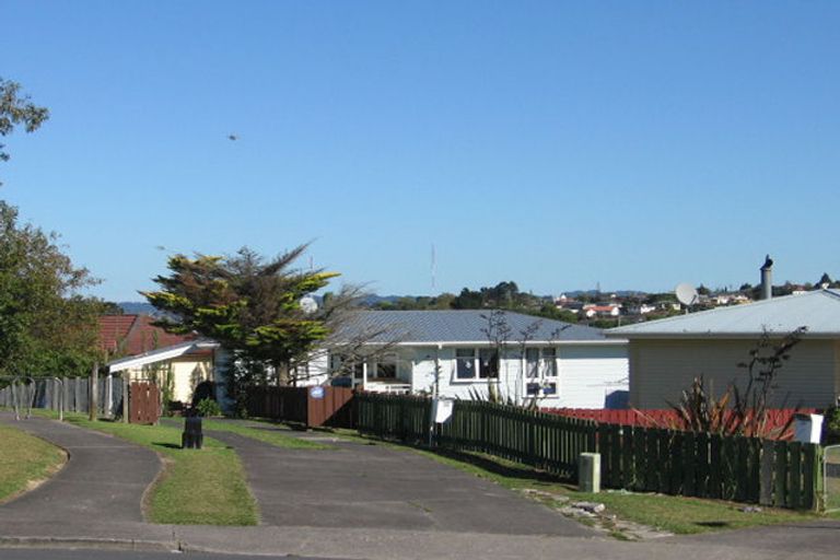 Photo of property in 33 Rena Place, West Harbour, Auckland, 0618