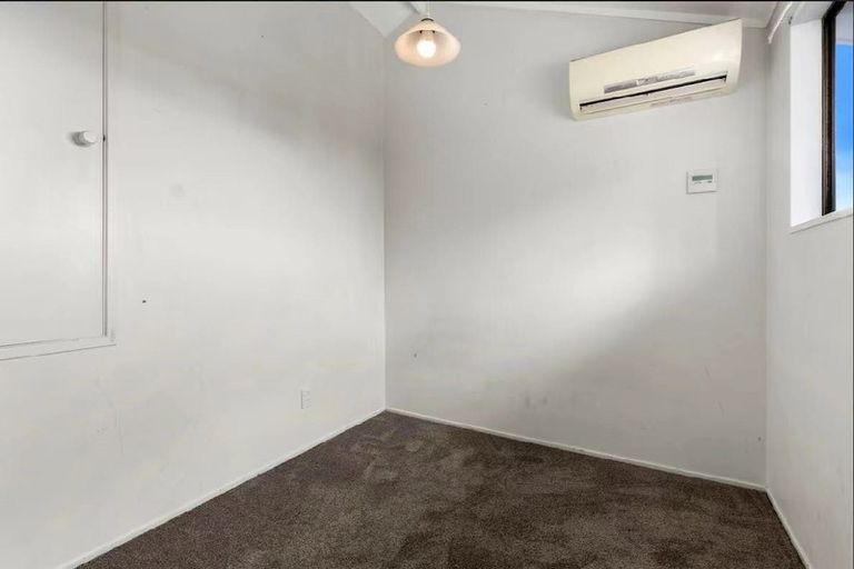 Photo of property in 81 College Road, Northcote, Auckland, 0627