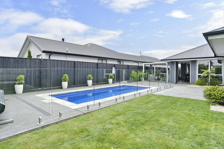 Photo of property in 56 Watkins Drive, Rangiora, 7400